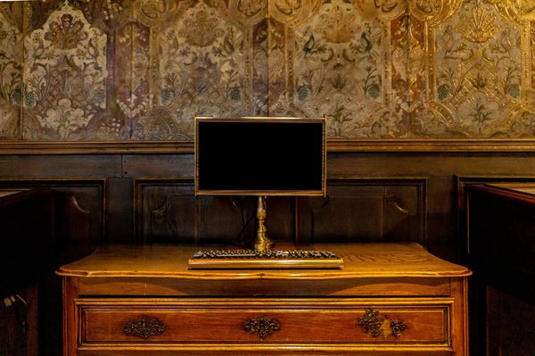 Quelles stratégies existent pour incorporer des éléments de l'art baroque dans le design intérieur moderne ?